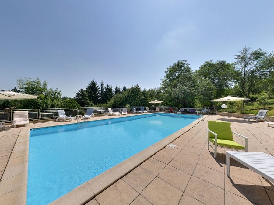 Logis Hotel Maison Carree Restaurant O Carre Dart Méréville Exteriér fotografie